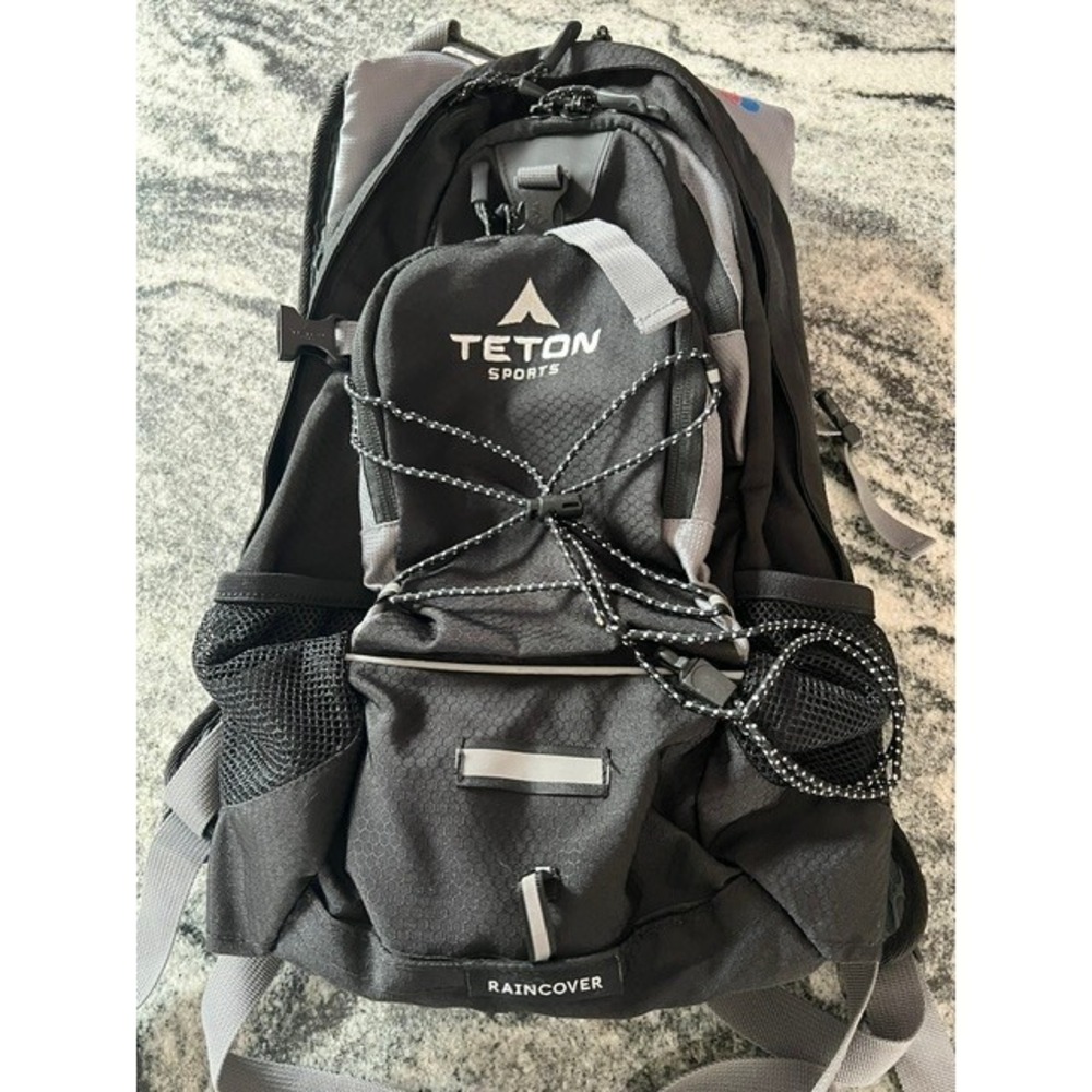 Teton Sports Backpack Unisex OS Black Gray Hiking Daypack with Rain Cover